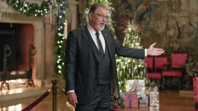 I Asked Jonathan Frakes About His Team-Up With Robert Picardo In A Hallmark Christmas Movie, And He Got Candid About Why Star Trek Fans Should Tune In