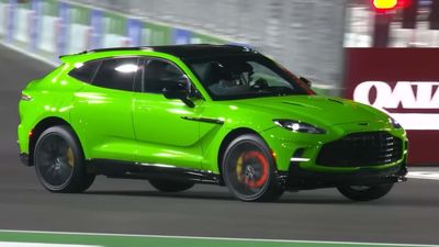 Aston Martin DBX707 Brakes Glow During Lap Of Las Vegas F1 Track