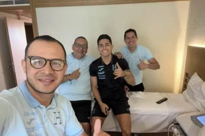 Luis Palma pictured with Honduras physio amid Celtic injury fears