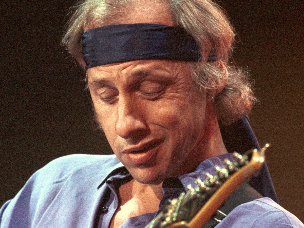 Dire Straits frontman Mark Knopfler is putting some of his guitars up for  auction