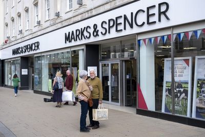 Self-checkout counters encourage shoplifting among middle-class Brits, Marks & Spencer chairman says