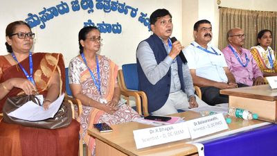 CSRTI advises farmers to use only recommended pesticides to ensure spinning of cocoons by silkworms
