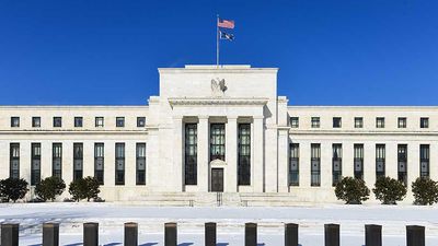 Dow Jones Falls Amid Retail Warnings; Fed Minutes Due Soon