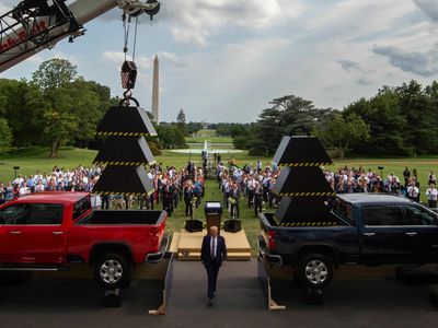 Trump, 77, issues letter lauding his health and weight loss on Biden's 81st birthday