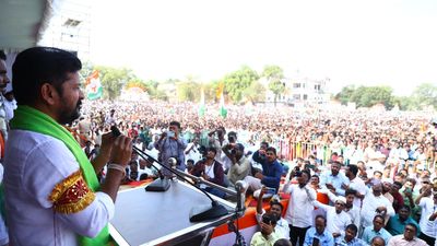 KCR and Ministers built farmhouses; Congress will build Telangana, says Revanth