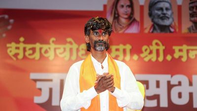 Maratha quota activist Jarange Patil takes fight to OBC leader Bhujbal’s bastion in Nashik