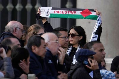 Pope Francis meets with relatives of Israeli hostages and Palestinian prisoners