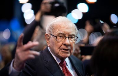 Warren Buffett discusses will in rare letter