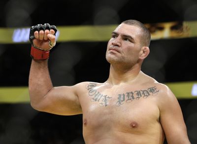 Daniel Cormier says healthy Cain Velasquez was the best UFC fighter, ‘nobody was like Cain’