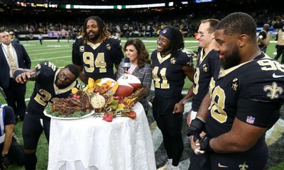 How have the Saints fared when playing on Thanksgiving?