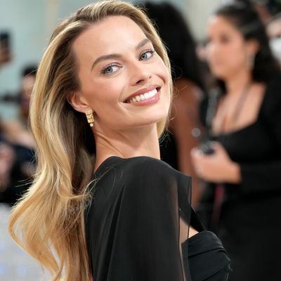 Margot Robbie swears by this skin tool for lifted, glowing skin—and it's currently in the Black Friday sale