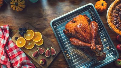 How to clean a turkey roasting pan – a step-by-step guide to leave yours gleaming