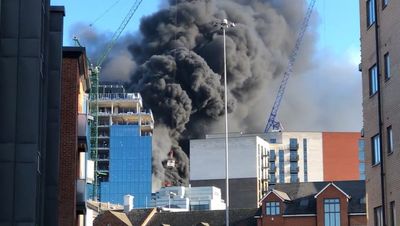 Huge fire breaks out in Reading as thick smoke seen across the town