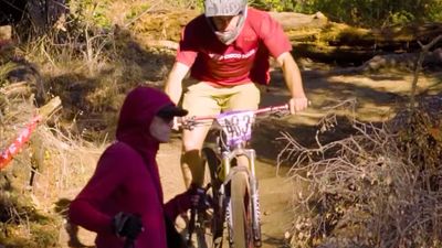 Video shows hiker vs rider in nail-biting near miss on MTB trail