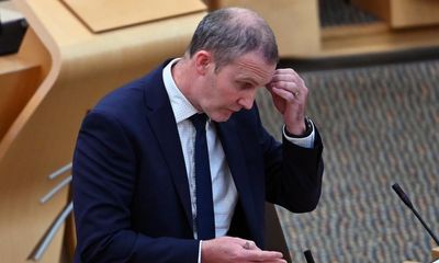 Holyrood investigates Scottish health secretary’s £11,000 data roaming bill