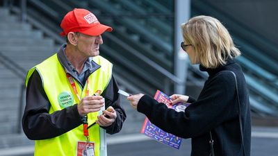 'Simple hellos': The Big Issue launches 700th edition