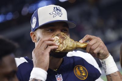 Cowboys QB Dak Prescott eating turkey leg during the game was planned in advance