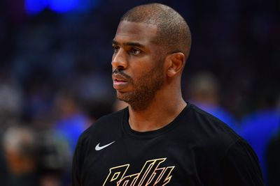 Chris Paul sends message to Suns fans after ejection
