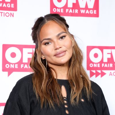 Chrissy Teigen and Daughter Luna's Hairstyling Bonding Moment Is the Cutest Thing