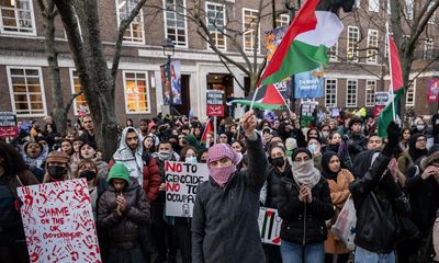 Met police to give pro-Palestine protesters leaflets about potential offences