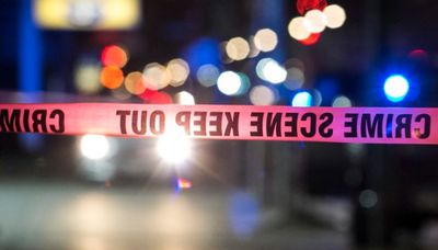 Employee shot in attempted robbery at NW Side liquor store