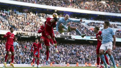 Liverpool hit back to hold Man City, end Etihad winning streak