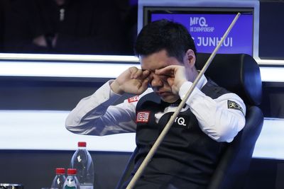 Ding Junhui defies illness to defeat defending champion Mark Allen in York