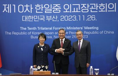 Top diplomats of South Korea, Japan and China meet to restart trilateral summit