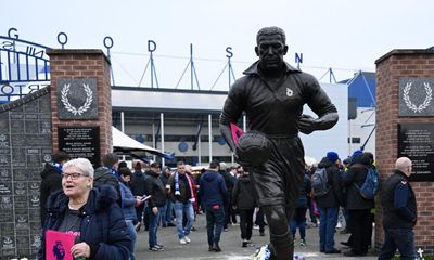 Everton 0-3 Manchester United: Premier League – as it happened