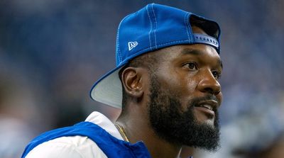 Shaq Leonard Shared a Special Moment With Colts Fans During Sunday’s Game vs. Bucs
