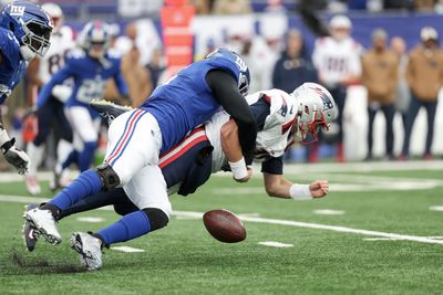 Giants edge Patriots in puntfest at MetLife