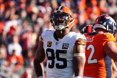Browns DE Myles Garrett ‘felt something pop’ in his shoulder vs. Broncos