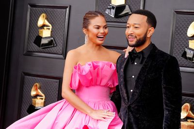 Chrissy Teigen & John Legend’s kitchen "countersplashes" are the making of a more minimalist, elevated space