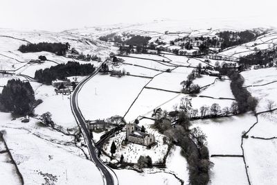 Snow set to fall on parts of UK ahead of Christmas period