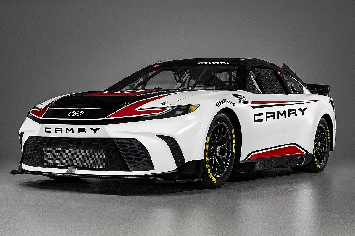 Toyota unveils redesigned Camry XSE for NASCAR Cup…