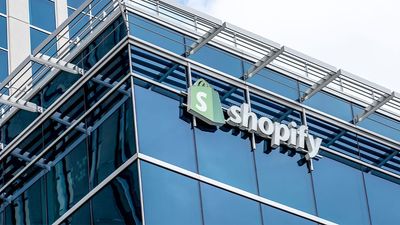 Amazon, Shopify Lead E-Commerce Stocks Higher On Record Black Friday Sales