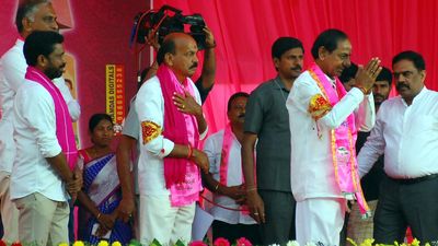 Congress stooped to new low by stopping Rythu Bandhu release again: KCR