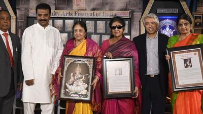 Bharatanatyam dancers honoured at closing ceremony of Trinity Arts Festival of India 2023
