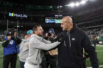 Dolphins HC Mike McDaniel subtly roasted some Jets fans during the game