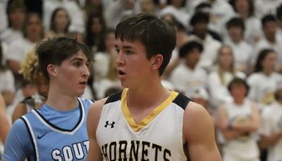 Hinsdale South allows Brendan Savage back on the basketball team after his mom sues