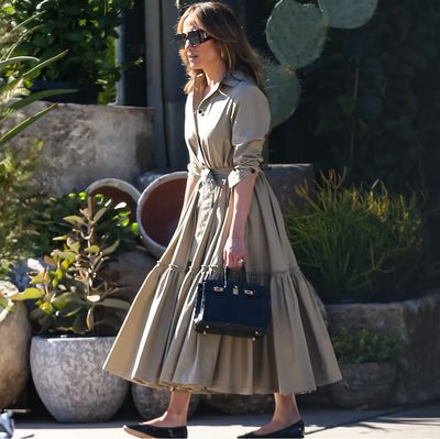 Jennifer Lopez Is the Pinnacle of French Elegance in Repetto's Iconic Ballet Flats