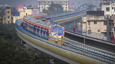 Ignoring fellow passengers in public transport can have a psychological impact, finds study