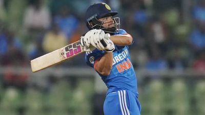 'He is reacting to the ball and not...': Simon Katich lauds Rinku Singh