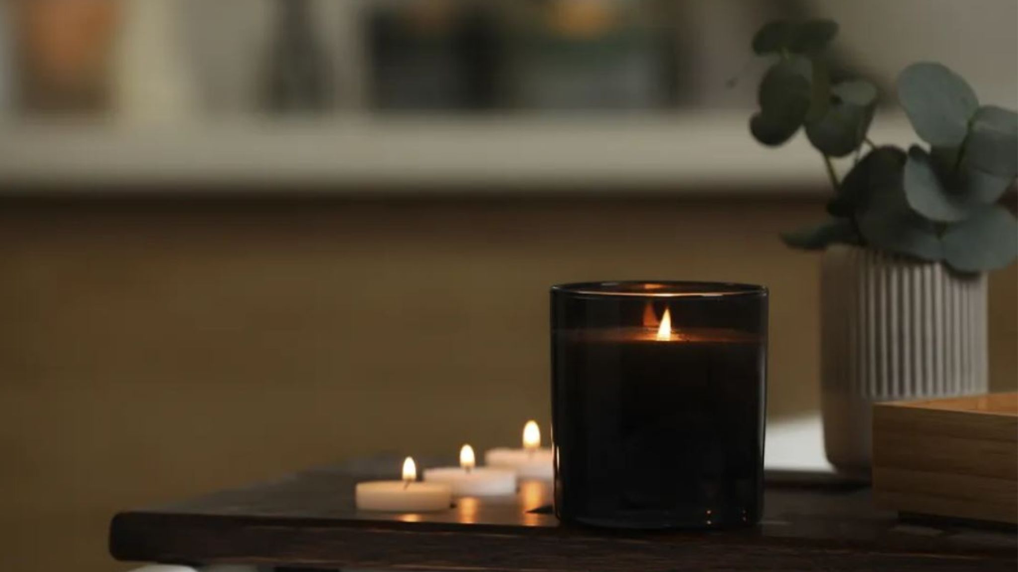 These are the 6 best candle scents for sleep, say…