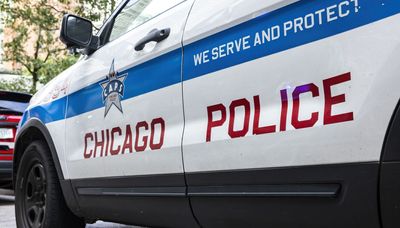 Chicago Lawn car crash leaves woman dead