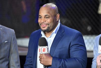 UFC on ESPN 52 commentary, broadcast plans set: Two Hall of Famers call action