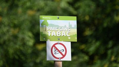 France to ban smoking on beaches and close to schools