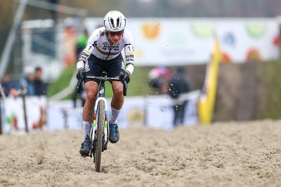 Cyclocross return still possible for Marianne Vos as she recovers from surgery