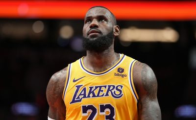LeBron James is taking passive aggressive shots at the Lakers again
