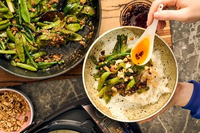 No wok? No worries: Alice Zaslavsky’s vegetarian snow pea stir-fry with tempeh ‘mince’ and chilli oil